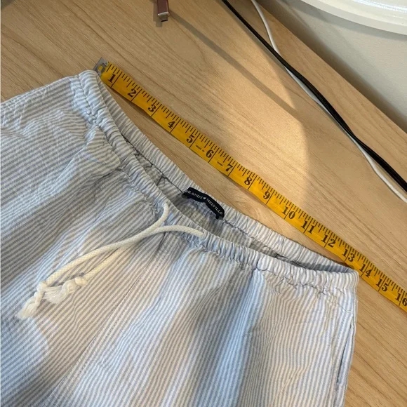 Brandy Melville Anastasia white leg striped pants - Picture 5 of 8